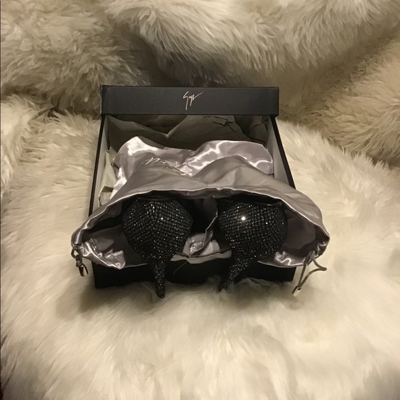 Giuseppe Zanotti Peep Toe Pumps - Picture 4 of 6